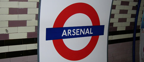 Arsenal Tube stop sign