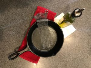 Cleaning cast iron pans